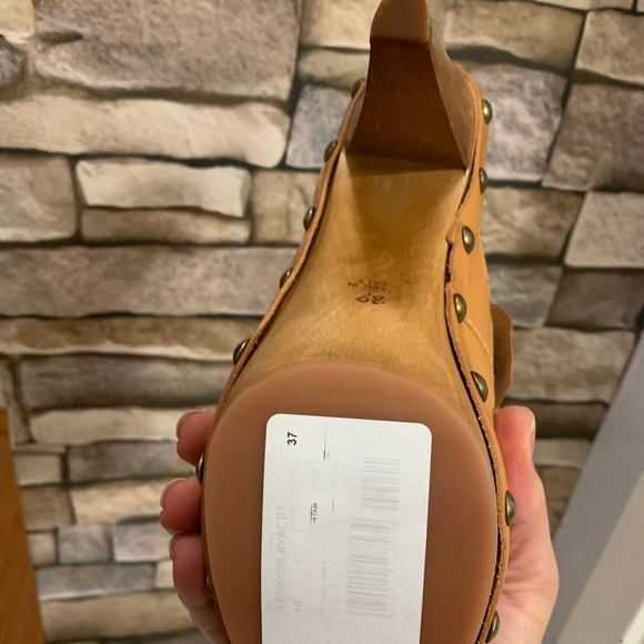 Authentic RED VALENTINO ITALIAN LEATHER STUDS CLOG - Picture 10 of 15